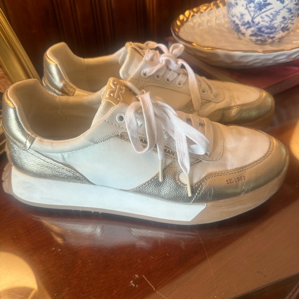 Sam Edelman White & Gold Low-Top Women's Sneakers